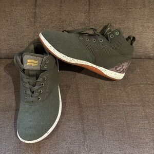 Strike Mvmnt Chill Pill Mid Sneakers Army Green Camo sz Mens 7.5 /womans 9